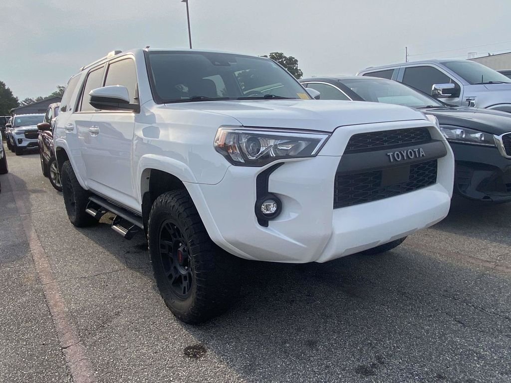 Used 2022 White Toyota SR5 image 1