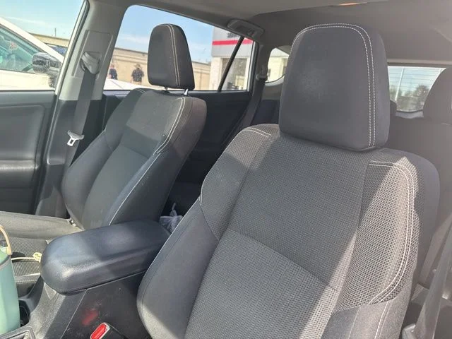 Used 2016 White Toyota XLE image 9
