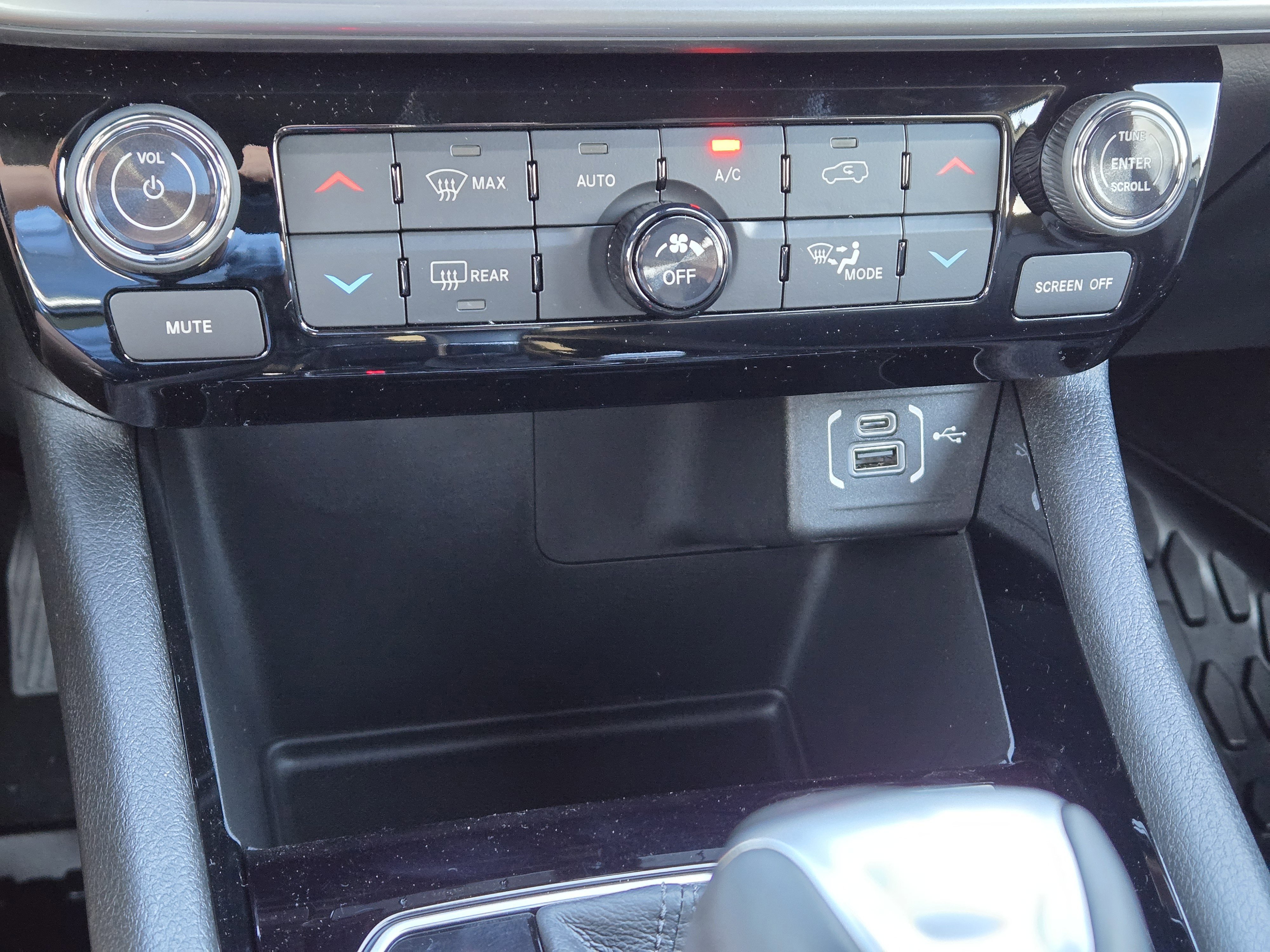 New 2026 Bright White Clearcoat Jeep Limited image 28