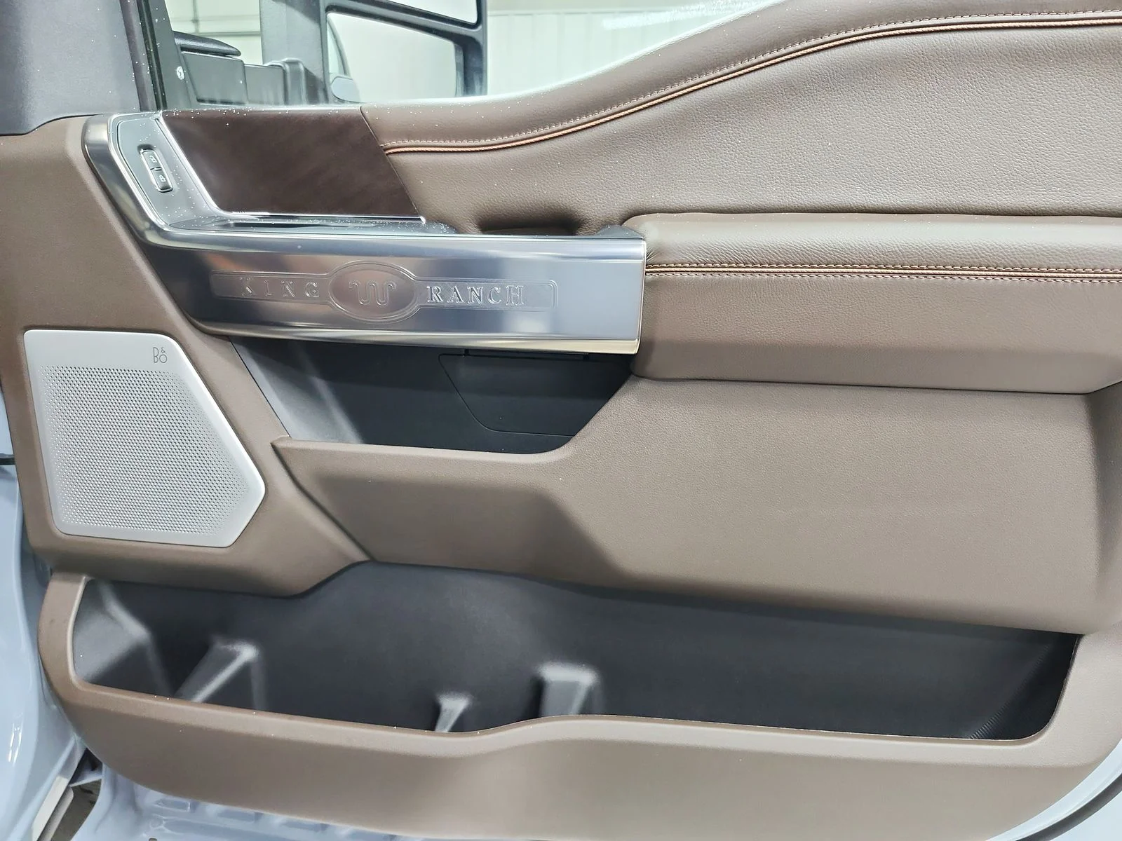 New 2026 Glacier Gray Metallic Tri-Coat Ford F-250® King Ranch® image 46