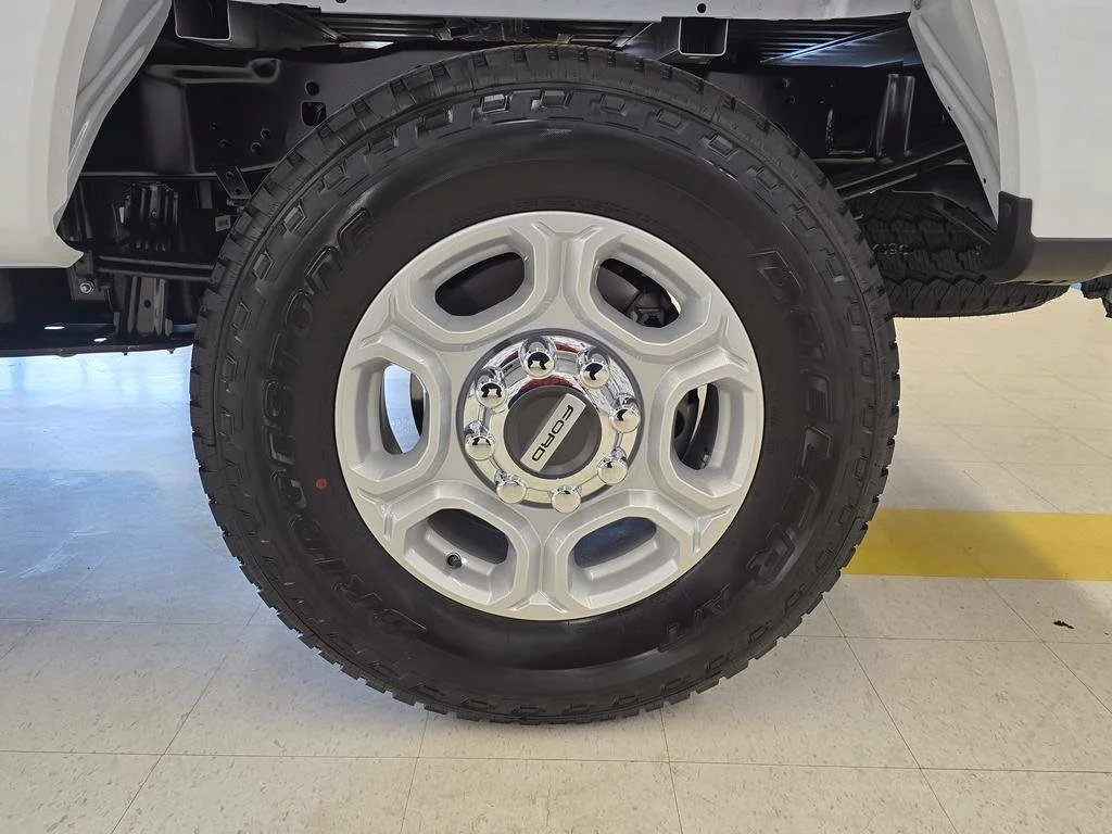 New 2026 Oxford White Ford F-250® XLT image 26