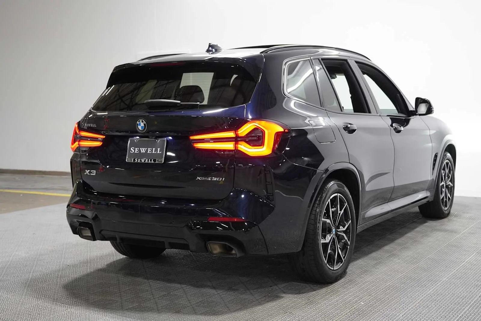 Certified Used 2023 Carbon Black Metallic BMW xDrive30i image 4