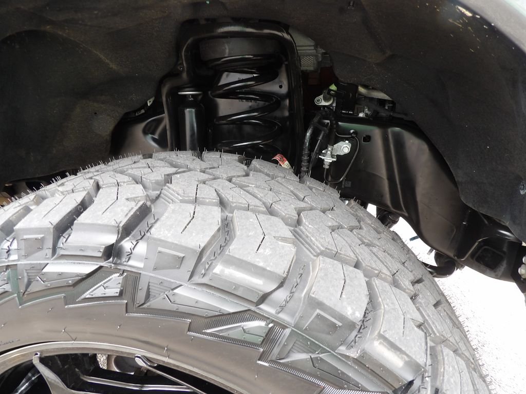 Used 2025 Gray Metallic Ford XLT image 14