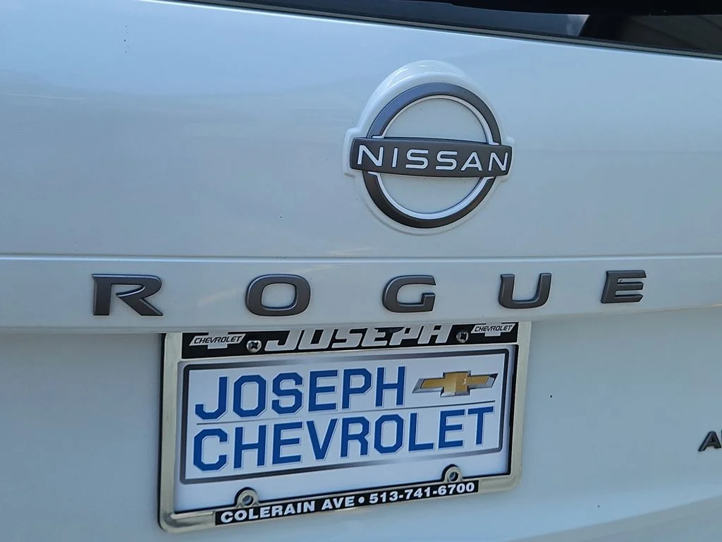 Used 2025 White Nissan SV image 10
