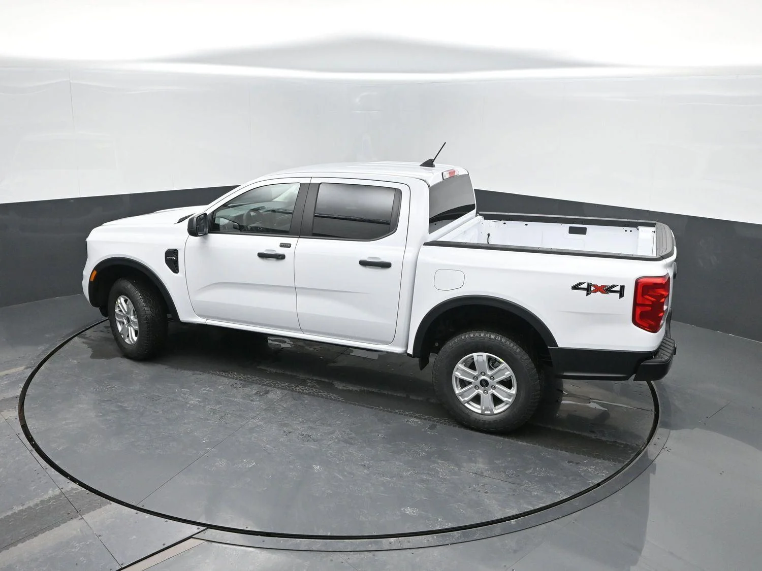 New 2025 Oxford White Ford XL image 32