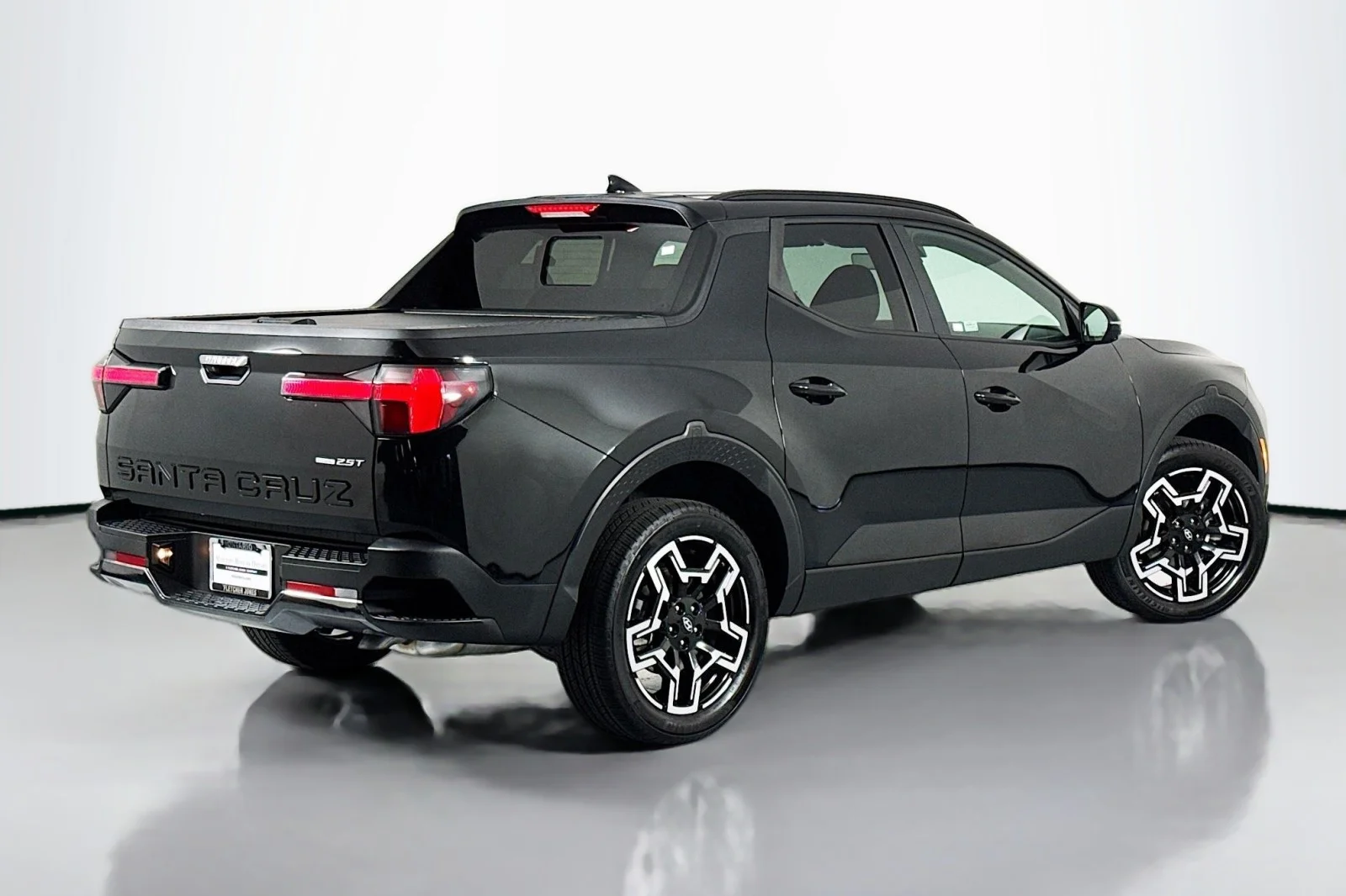 Used 2025 Phantom Black Hyundai Limited image 13