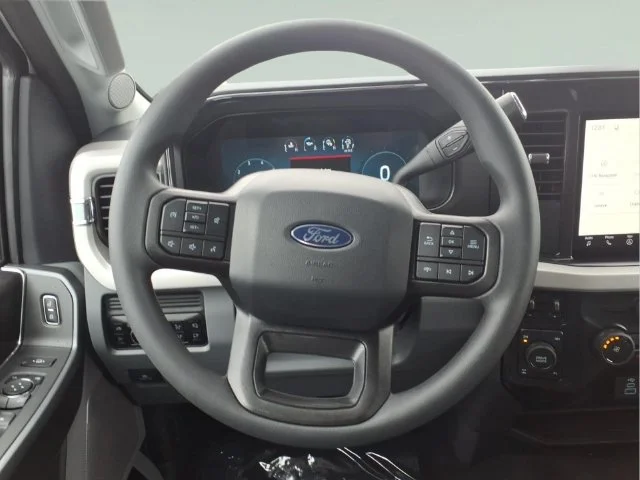 New 2027 Oxford White Ford F-250® XLT image 41