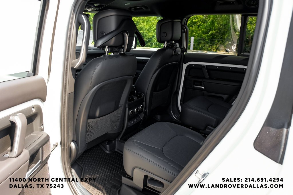 New 2026 Fuji White Land Rover X-Dynamic SE image 43