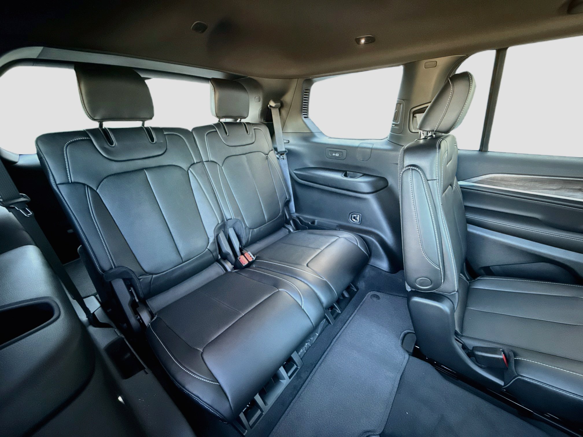 New 2027 Fathom Blue Pearlcoat Jeep Limited Reserve image 31