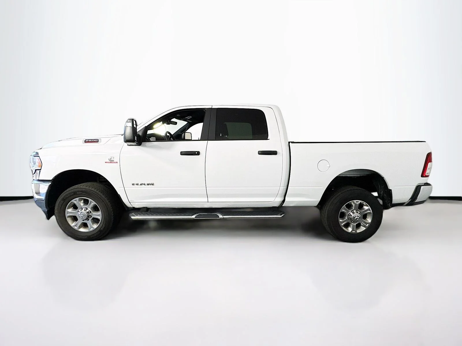 Used 2023 White Ram Big Horn image 4