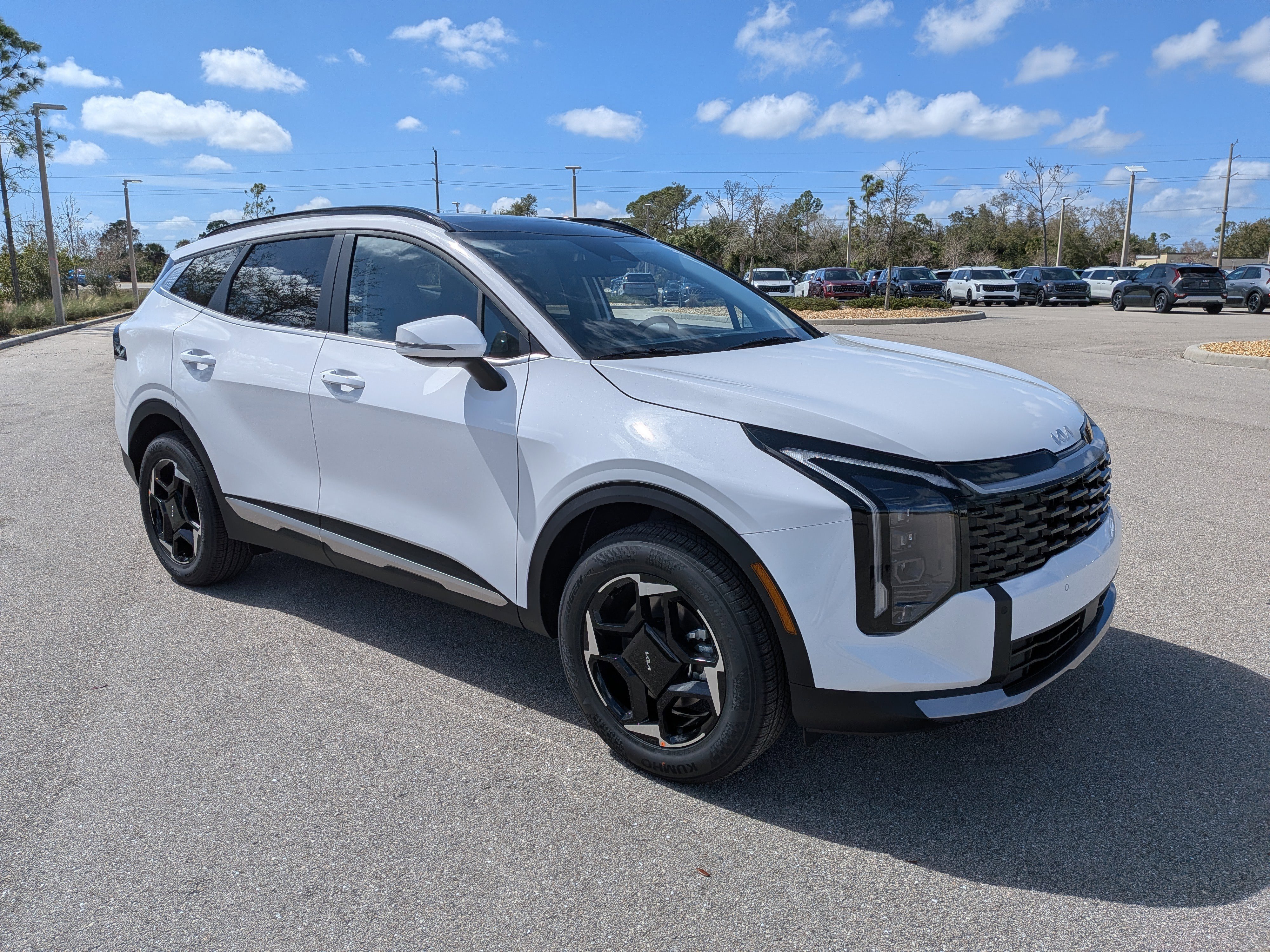 New 2026 Glacial White Pearl Kia EX image 2