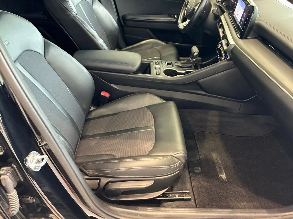 Used 2022 Black Kia GT-Line image 39