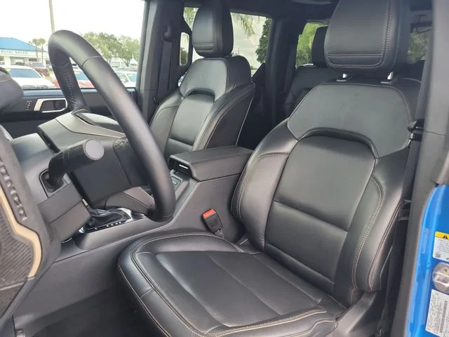 Used 2025 Blue Ford Badlands image 18