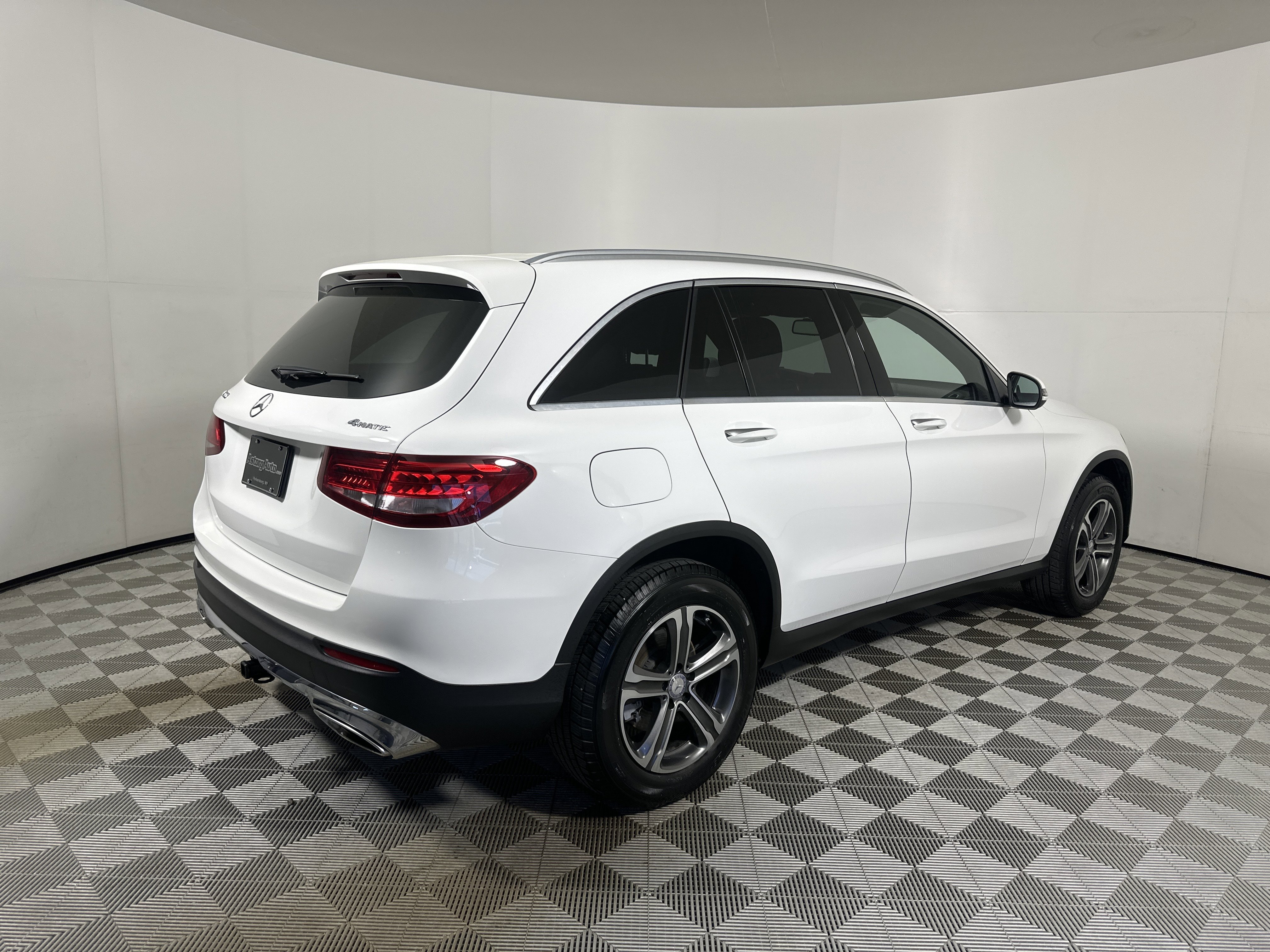 Used 2017 Polar White Mercedes-Benz GLC 300 image 7