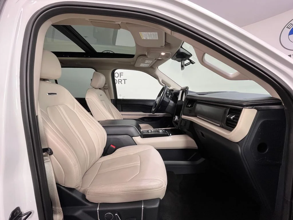 Used 2022 White Ford Platinum image 26