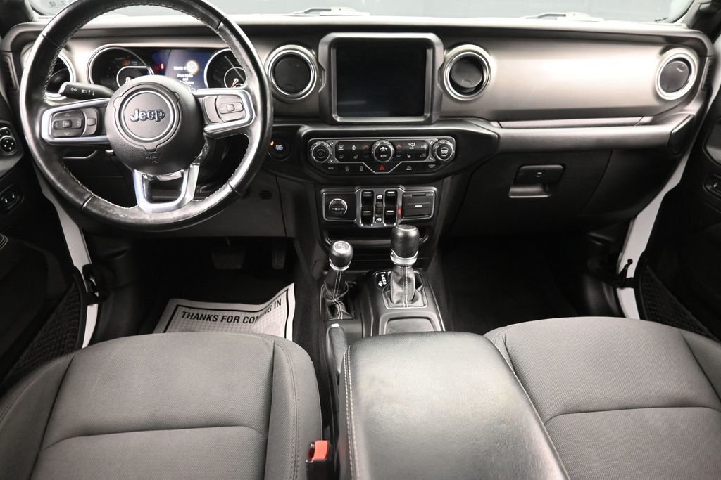 Used 2022 White Jeep Unlimited Sahara image 16