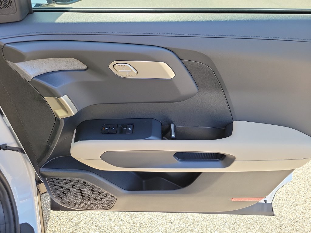 New 2027 Glacial White Pearl Kia EX image 10