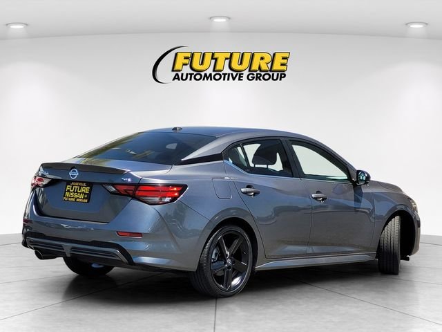 Used 2022 Gray Nissan SR image 4