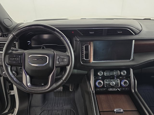 Used 2024 White Frost Tricoat GMC Denali Ultimate image 13