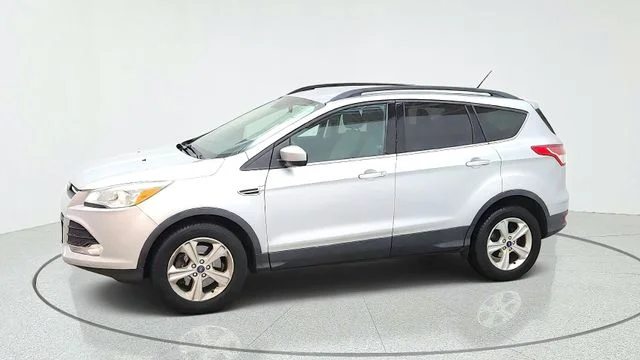 Used 2016 Silver Ford SE image 5