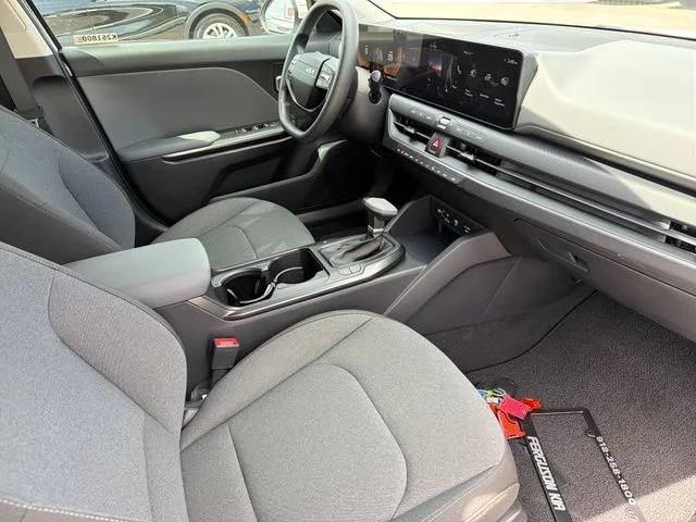 New 2026 Snow White Pearl Kia LXS image 22