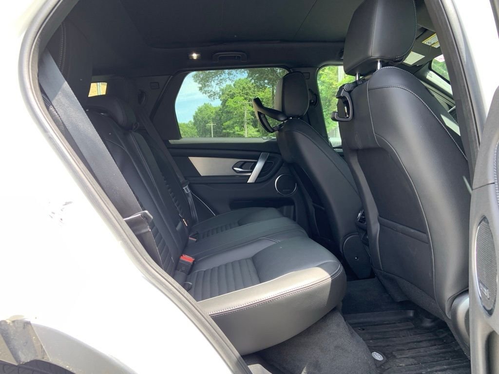 Used 2024 White Land Rover SE image 20