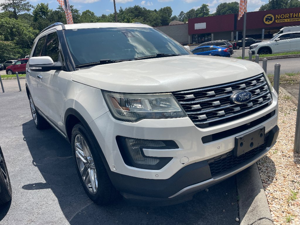 Used 2016 White Platinum Metallic Tri-Coat Ford Limited image 1