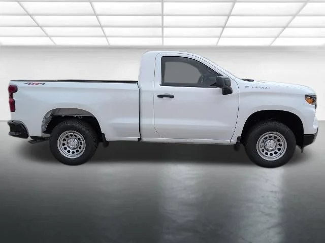New 2026 Summit White Chevrolet WT image 21