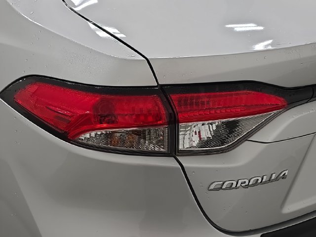 Used 2020 Silver Toyota LE image 31