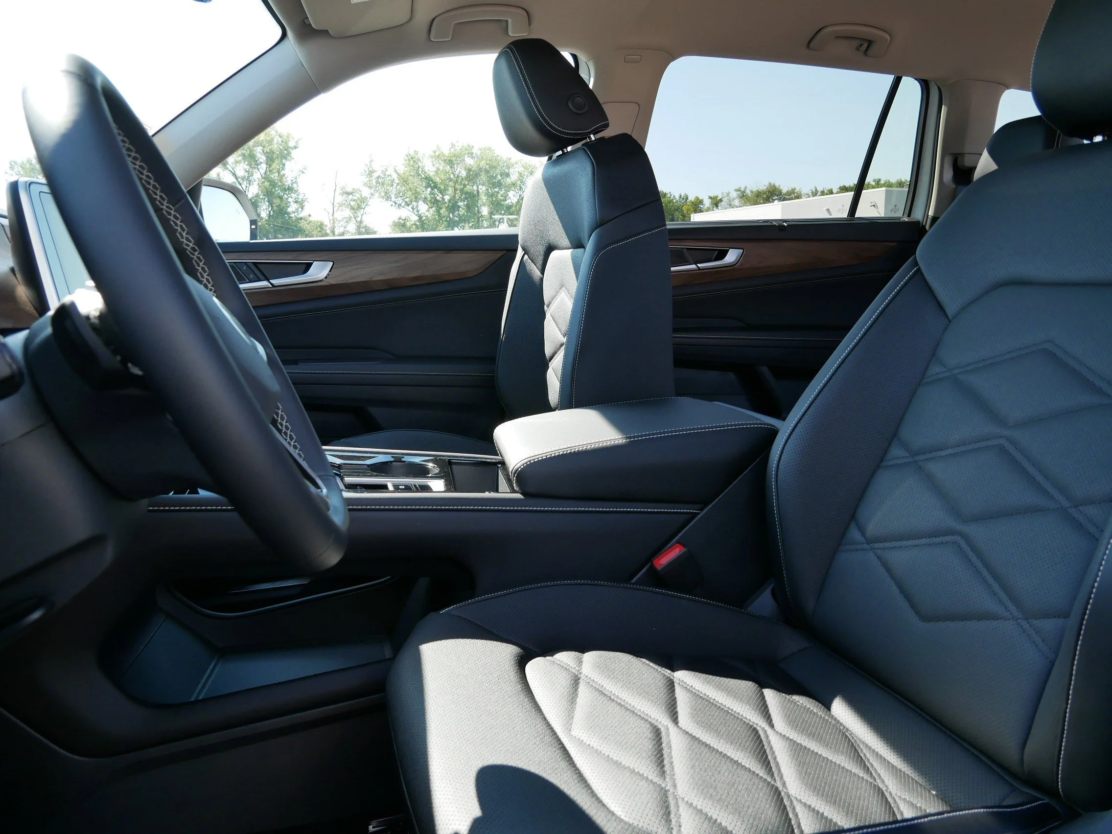 2026 Volkswagen Atlas SE w/Tech - Photo 4