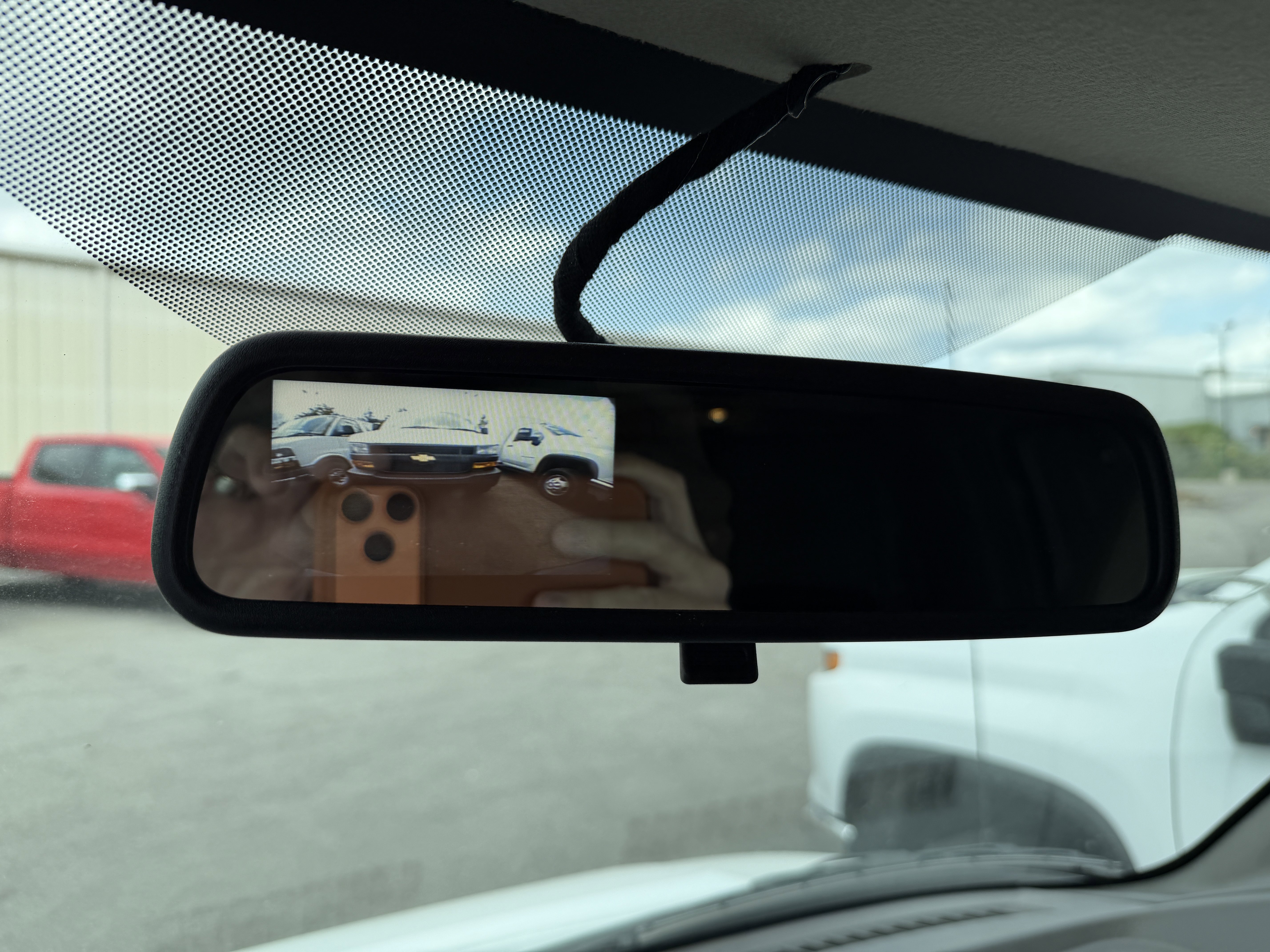 New 2026 Summit White Chevrolet 1WT image 19