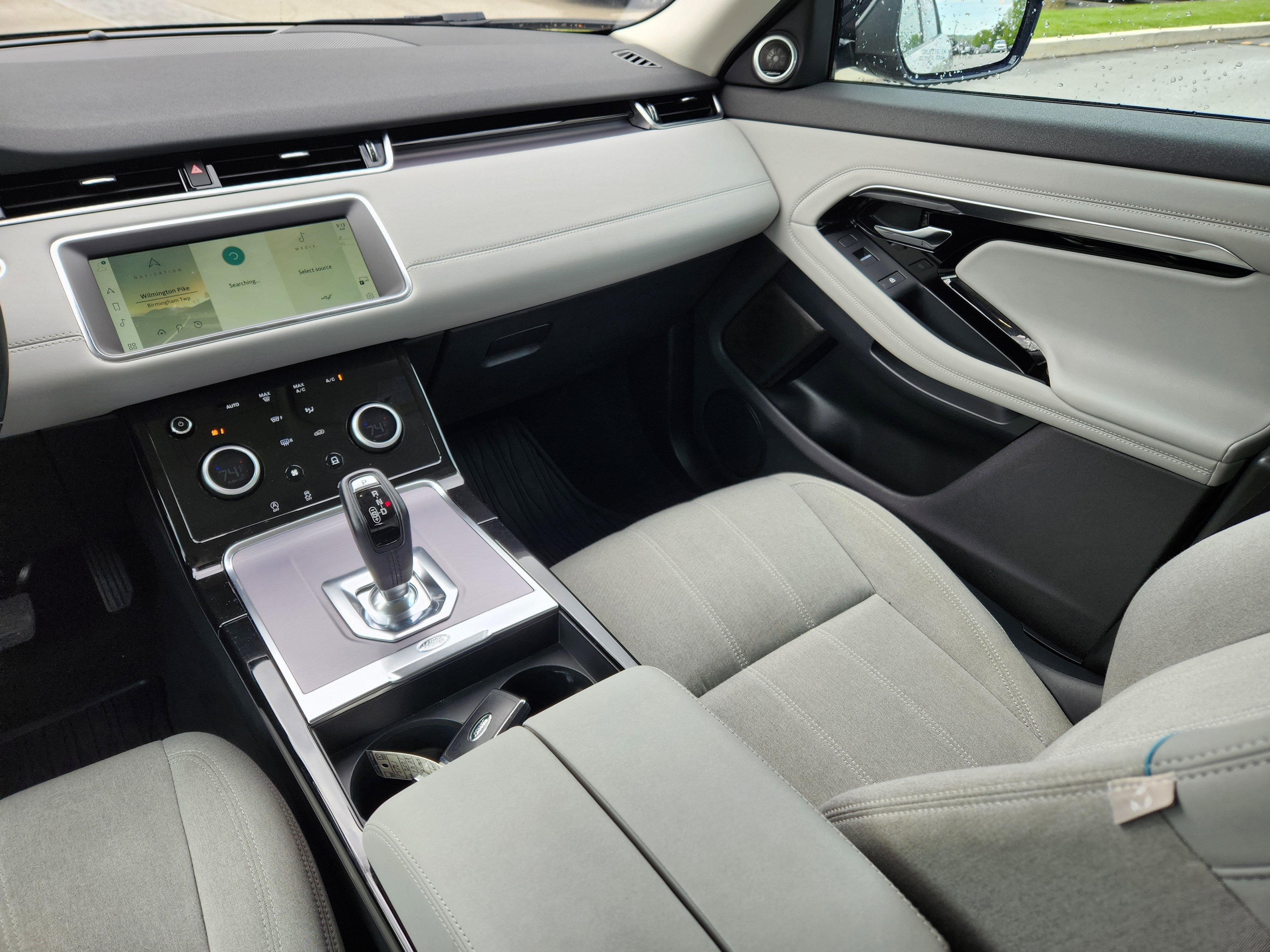 Used 2021 Seoul Pearl Silver Metallic Land Rover S image 14