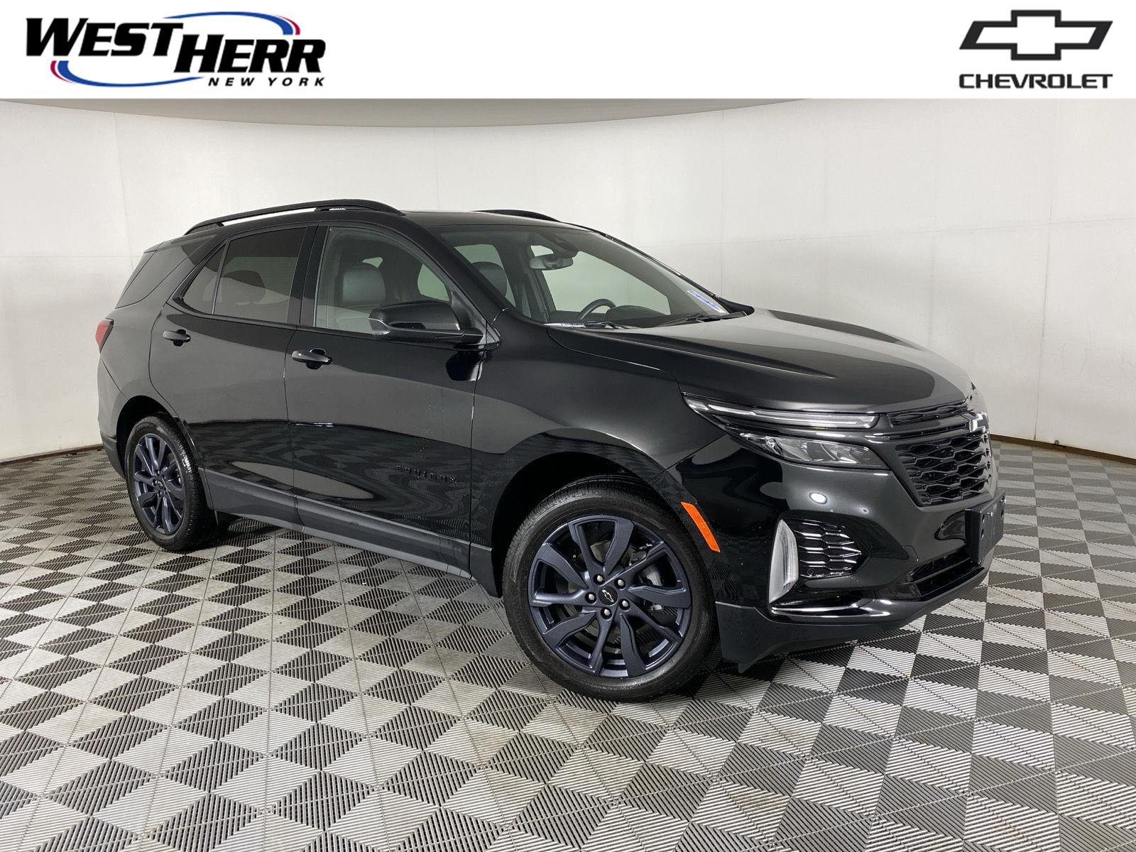 Used 2024  Chevrolet  image 1