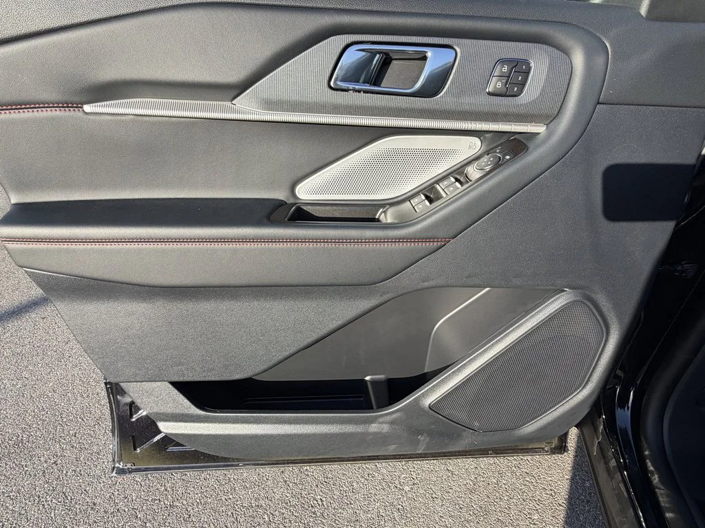 New 2026 Agate Black Metallic Ford ST image 25