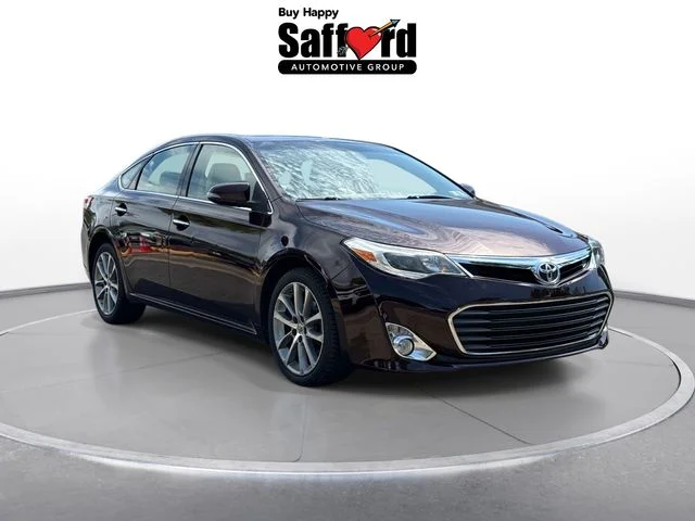 Used 2015 Red Toyota XLE Touring image 10