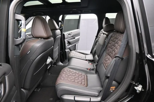 New 2026 Black Nissan Platinum image 17