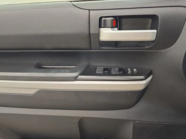 Used 2018 Quicksand Toyota SR5 image 35