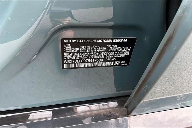 Used 2026 Cape York Green Metallic BMW xDrive28i image 35
