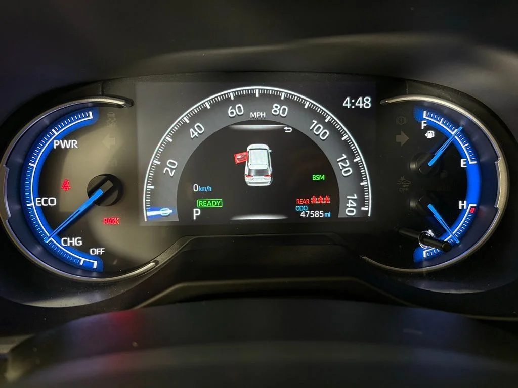 Used 2022 White Toyota XSE image 27