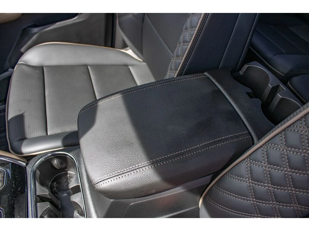 New 2026 GLACIER METALLIC GMC 4WD Denali image 31