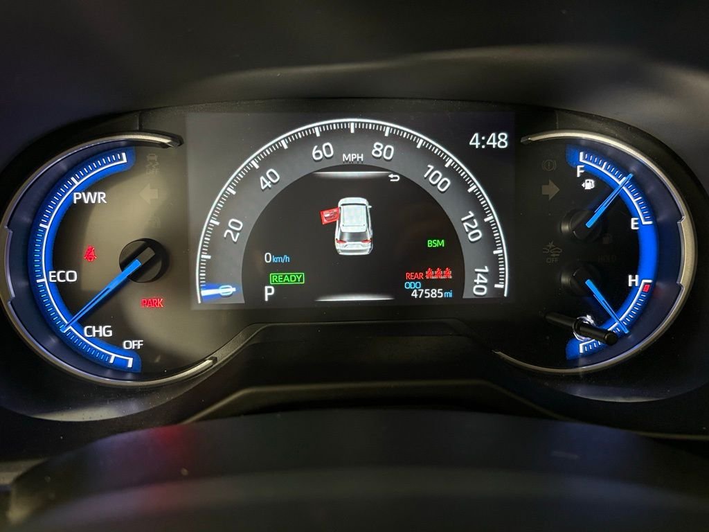 Used 2022 White Toyota XSE image 27
