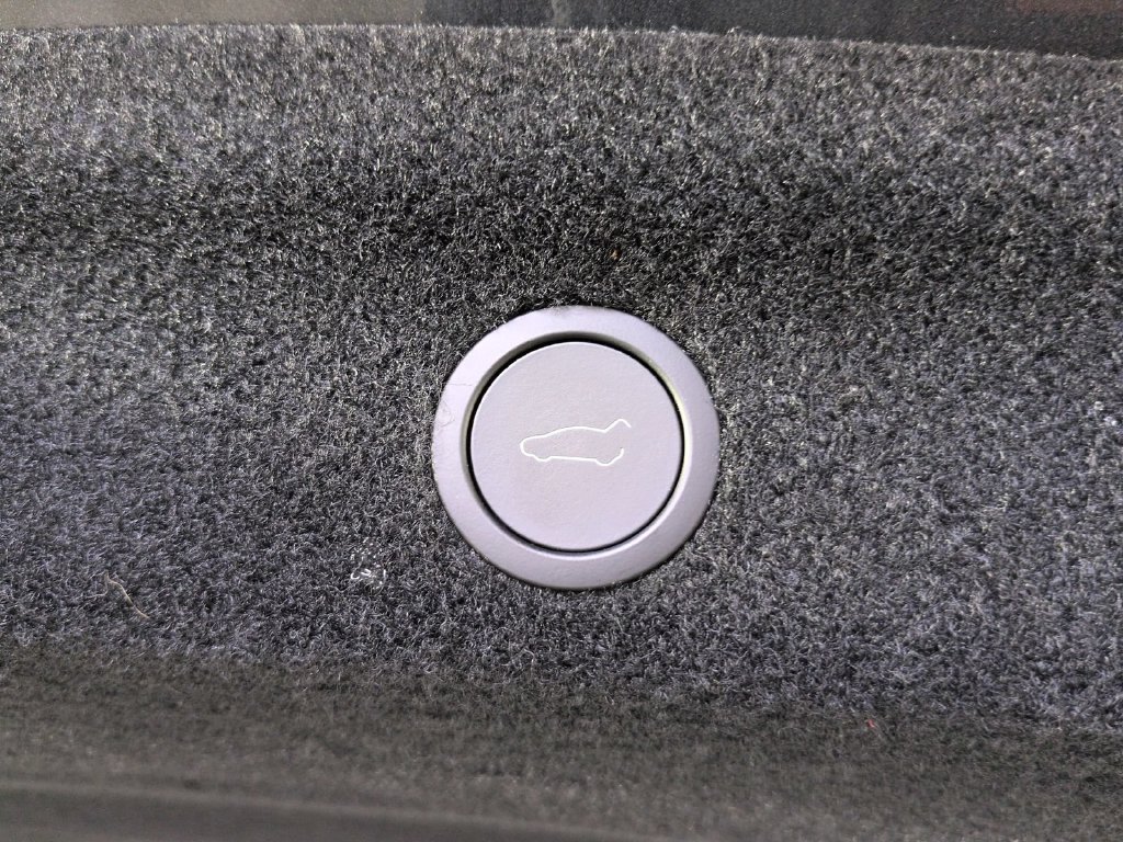 2026 Tesla Model Y Premium - Photo 17
