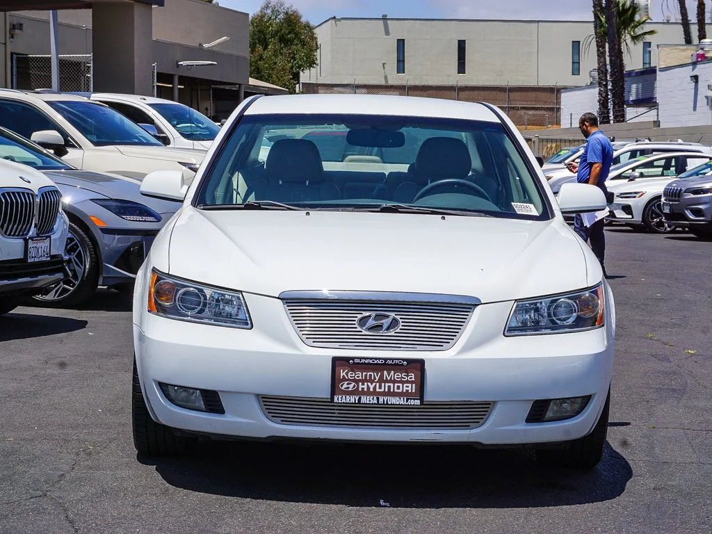 Used 2006 White Hyundai GLS V6 image 2
