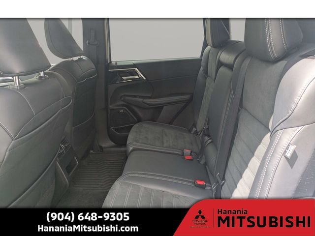 Used 2025 White Mitsubishi SE image 14