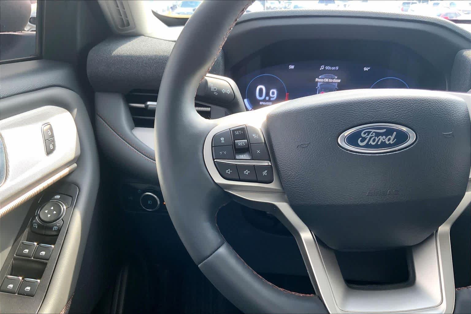 Used 2025 Vapor Blue Ford Active image 24