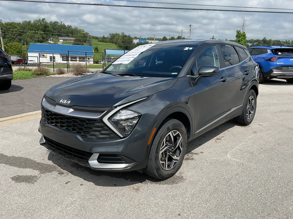Used 2023 Gravity Gray Kia LX image 4