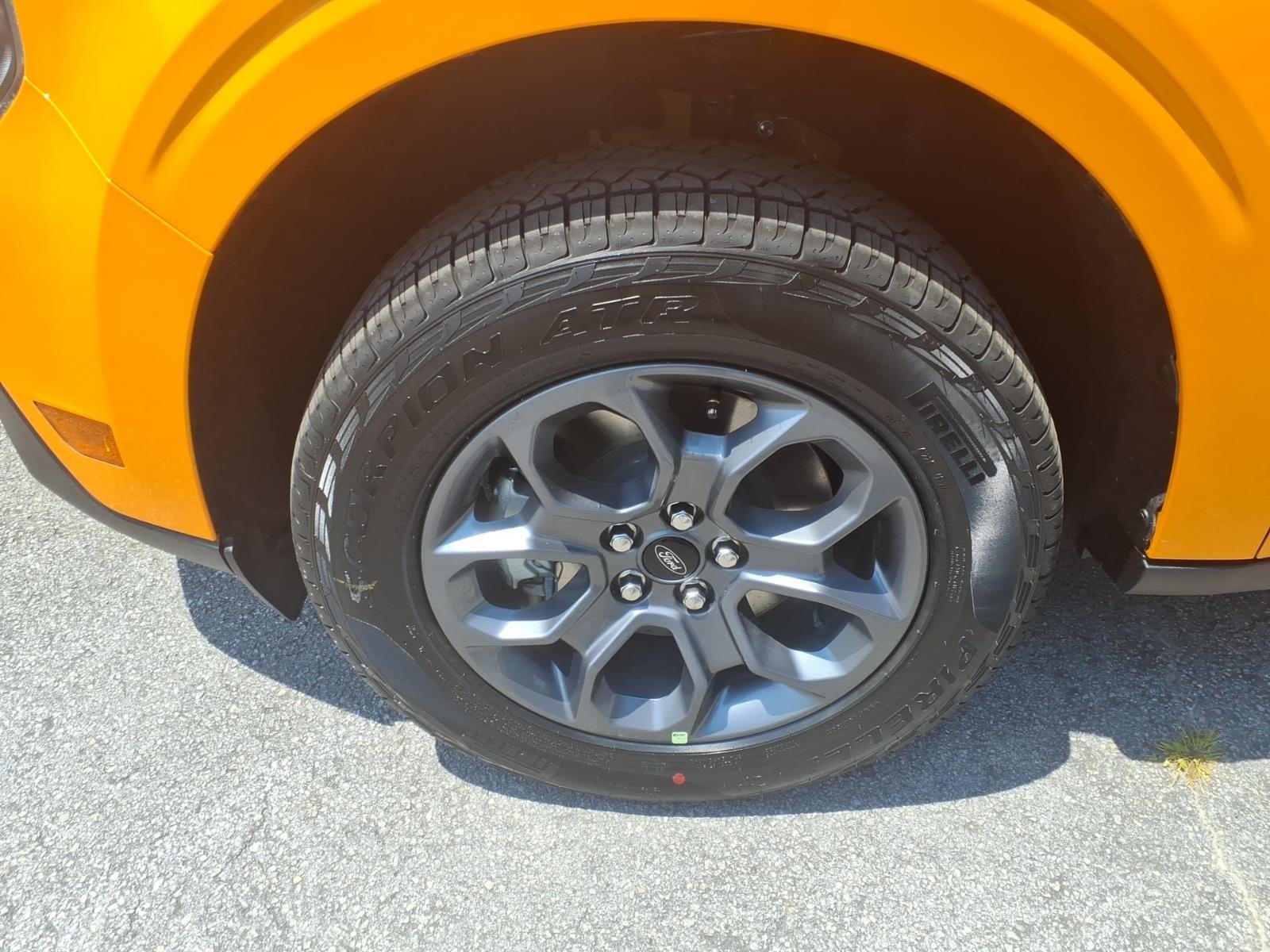 New 2026 Orange Fury Metallic Tri-Coat Ford XLT image 4