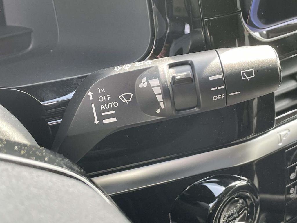New 2026 Boulder Gray Pearl / Super Black Two-tone Nissan Platinum image 23