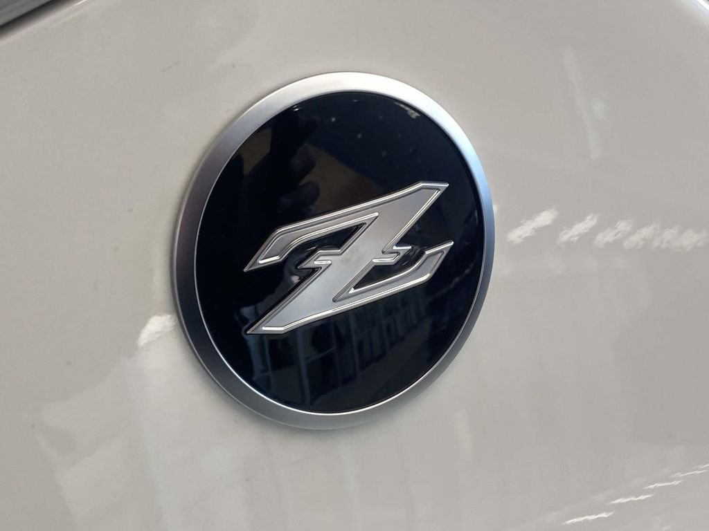 New 2026 Pearl White TriCoat / Super Black Two-tone Nissan Performance image 8