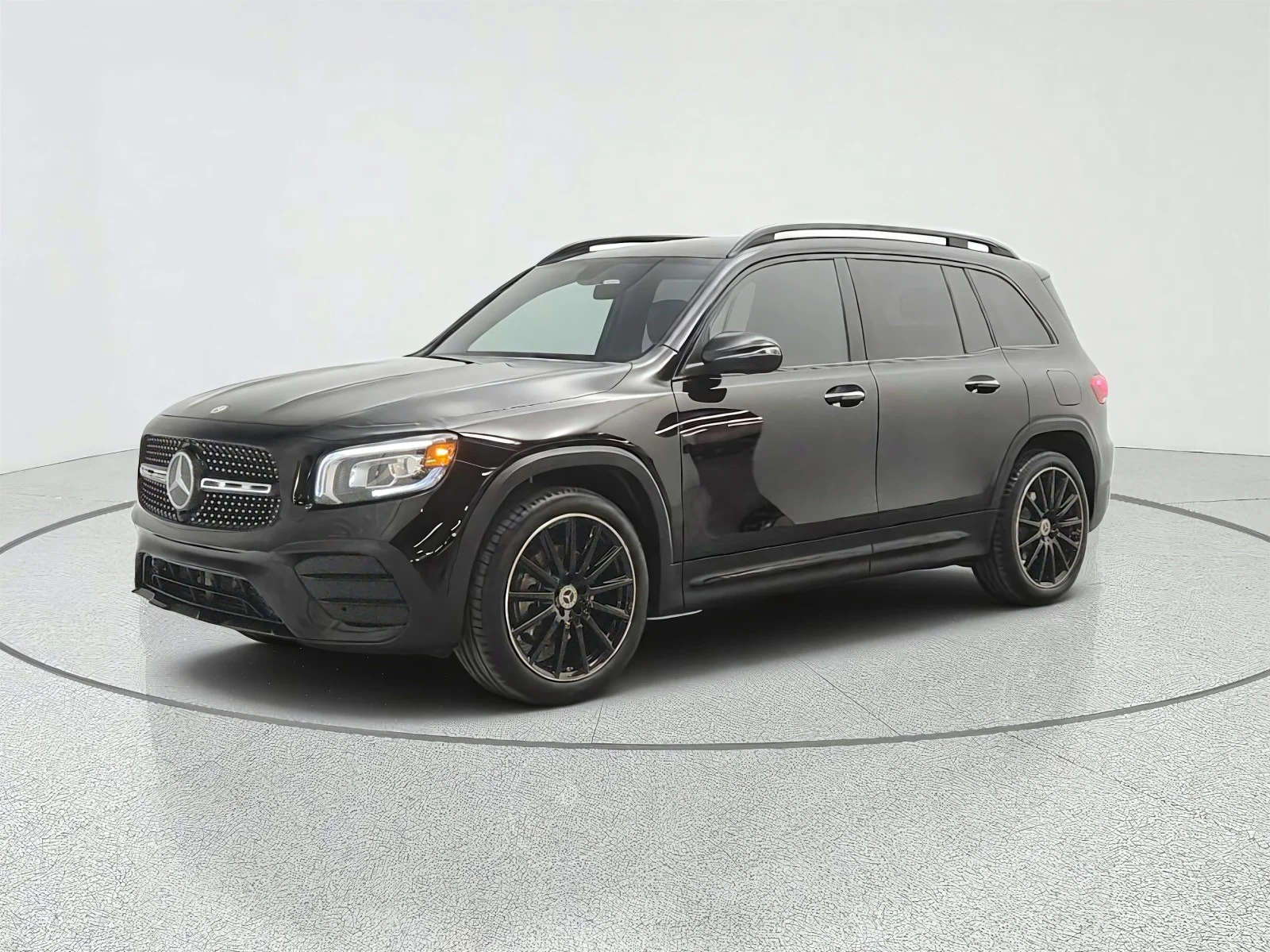 Used 2023 Night Black Mercedes-Benz GLB 250 SUV image 1